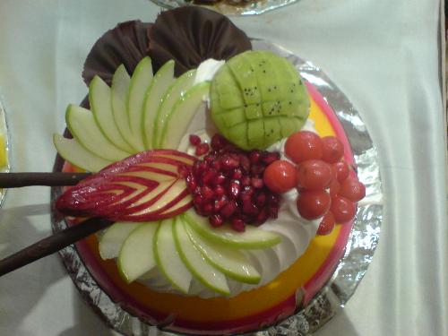 cake.... - this is a fruit cake worth rs 1000.....