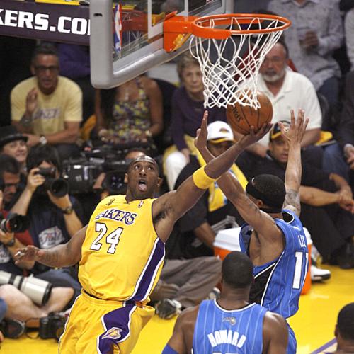 Lakers VS Magic Game 1 - Kobe Bryant tries to flip up a left-handed layup against the Magic in Game 1 of the 2009 NBA finals