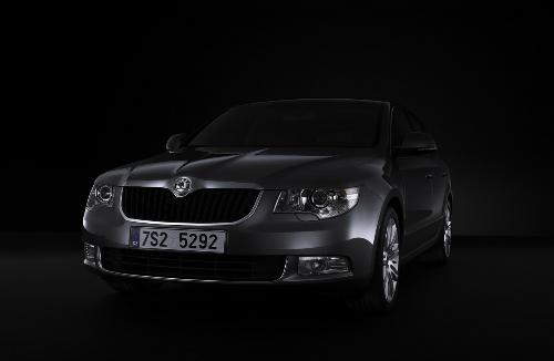 skoda superb 2009 - one of the best outcomes from skoda motors.It is one of the luxurious car from the company.the first sight itself grab our attention totally.the car is big in comfort,big in performance,big in safety and big in style. it has a displacement of 2496 cc,and a power of 163.2 PS (161.0 bhp) (120.1 kW) @ 4000 rpm,with a torque 350.0 Nm (258 ft·lb) (35.7 kgm) @ 1250 rpm.it attains a top speed up to 217 km/hr.