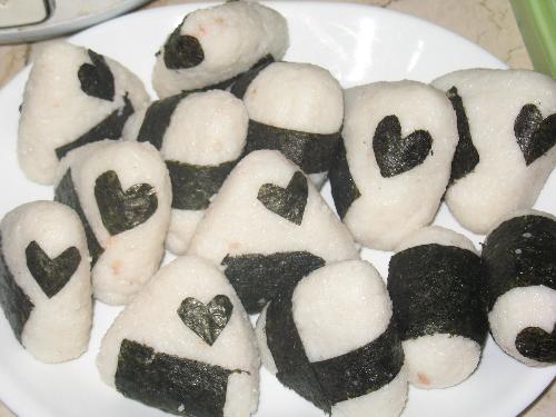 The rice balls of love. - This picture was taken by my eldest sister the night before the convention, and these tuna rice ball were actually made by my big sister herself with lots and lots of love.