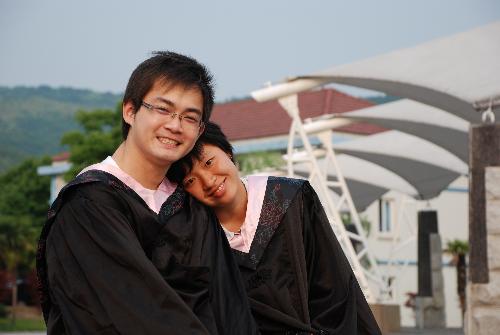 we have graduated - it&#039;s my BF and me,now we are graduated from university,how fast the time goes,four years has gone,it&#039;s to fast~