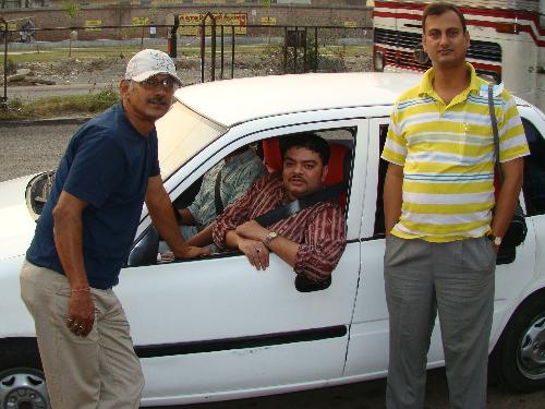 a breather on way to mani squarw mall,kolkata. - with family while driving diwn to kolkata