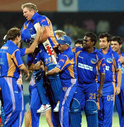 Rajastan Royals Team - warne enjoy with their IPL team Mates.