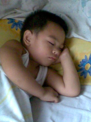 baby sleeping - a picture of a baby sleeping soundly