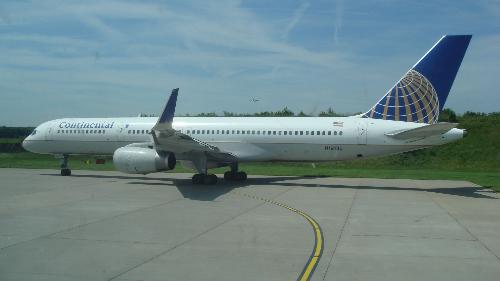 Continental Airlines Boeing 757 - No longer a sight to be seen at Gatwick Airport, England. Continental moved all of their flights to Heathrow in the summer of 2008. This is a photo of the Cleveland bound service.
