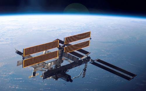 Space station - Damn, I wish I lived here...LOL