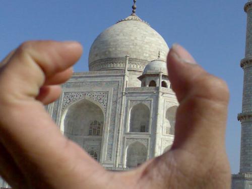 Wonder in my hands! - I love this place.. THe beautiful marble palace.. awesome!