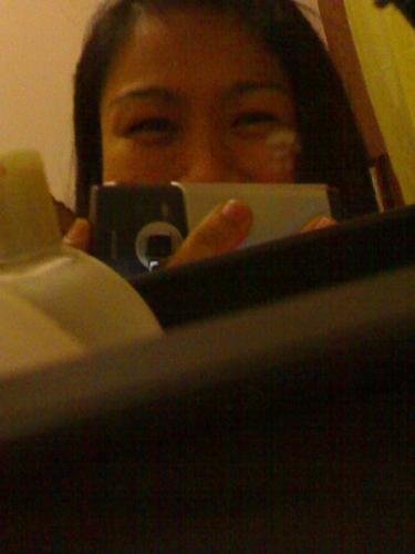 me and my nokia N70 - one of the good pictures taken by my old, trustworthy N70