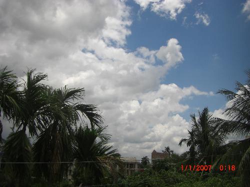 blues and whites.. - The sky looked amazing that day! This was shot just before the rains.