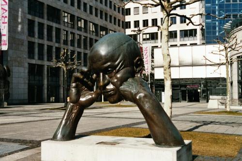 thinking - thinking to solve the problem- statue