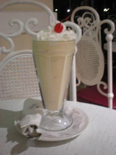 Milkshake - YUMMY peach milkshake!