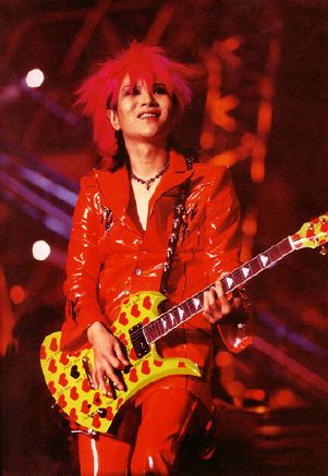 hide - hide-sama and my favourite guitar of his. =)