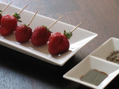 strawberries - strawberries in style with vinegar and pepper