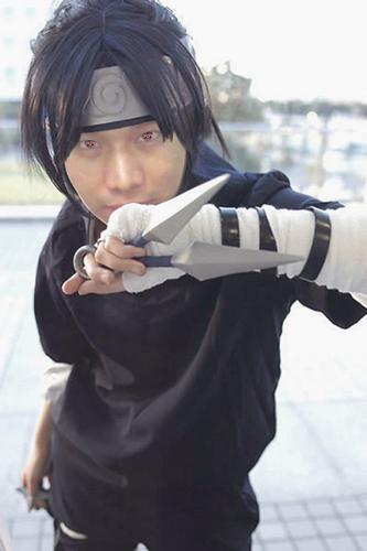 Uchiha Tomjoad - Cosplay in Uchiha Sasuke attire