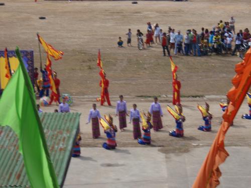 Culture Mixtures - Culture varies from different countries. The tradition and customs can greatly affect a person point of view. It takes a long time for some person to adjust and others can easily adopt at a short time. 