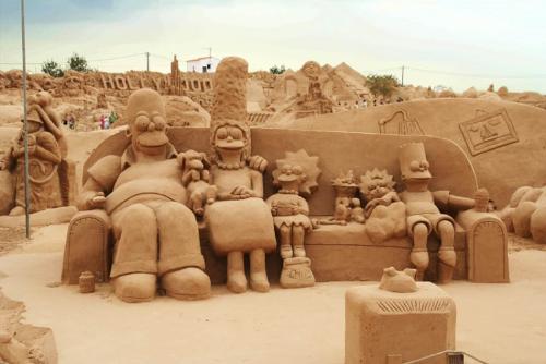 Amazing Sand Sculpture 1! - It's unbelievable how they manage to do this with beach sand!