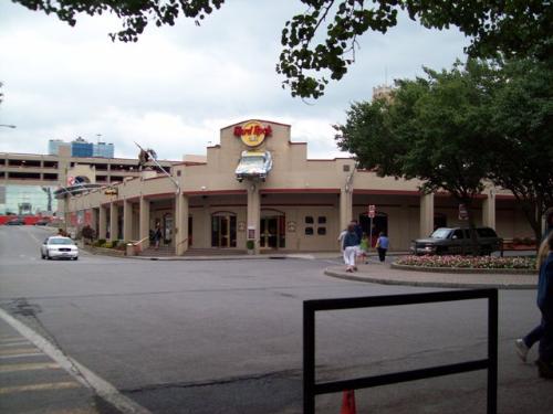 Hard Rock Cafe, Niagara Falls, New York - Picture of the front of the Hard Rock Cafe.
