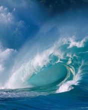 the sea isn't calm...hee.. - i think it's kinda cool though...hee..