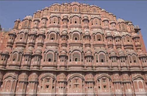 Hawa Mahal - For decades, the Rajput fortress, the defencive castle, the composite Haveli, was the abode of the nobility where hospitality was a way of life.Visitors, guest, even strangers were welcomed in the tradition that was the part of the lifestyle.......