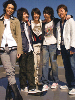 Arashi - Arashi: Matsujun, Nino, Aiba-chan, Sho, and Ohno.