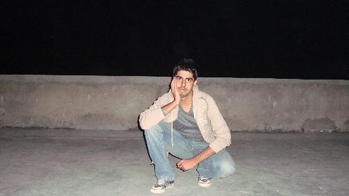 M I ThInKiNg sUmThInG??? - v frnz tried 2 njoy at our hostel terrace by just having a photo session... v ver successful. v njoyed!!