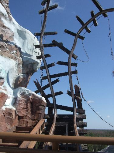 Expedition Everest - At the broken track end of the ride