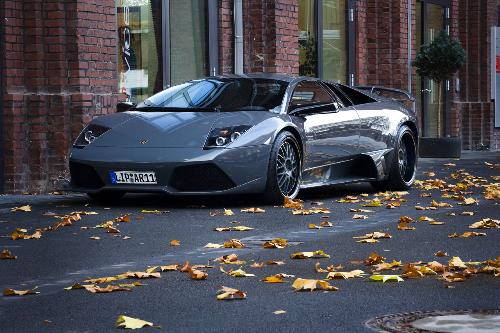 Lambhogini - A very hot pic, just loved it at first sight, the design, style, streamline, it's all so good.
