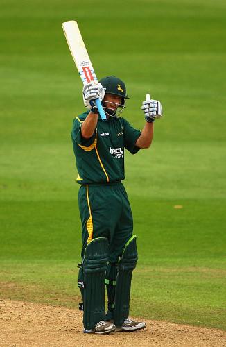david hussey - david hussey celebrating his fifty in a county game