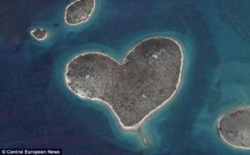 Love Island - An arrial view of an island shaped like a heart