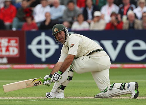 ponting - ricky ponting sweeps, and sweeps well