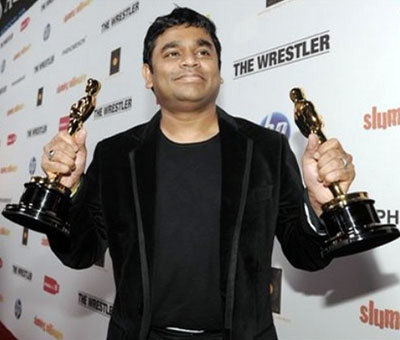 A R Rahman with his oscars - this is the pic of A R Rahman after wining Oscars(2009)