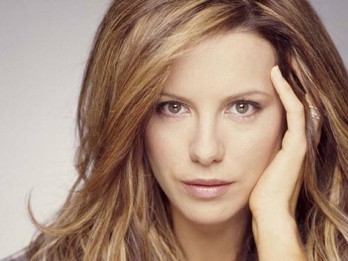 the beautiful girl - Kate beckinsale ....one of ly favorite actors