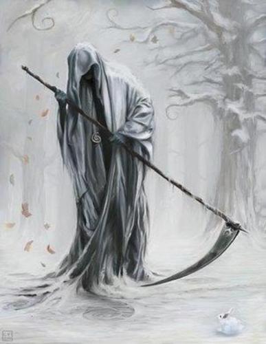 horror movies - watching horror movies in the dark