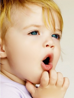 Oh my God,she's good.. - The baby is ogling at a girl..