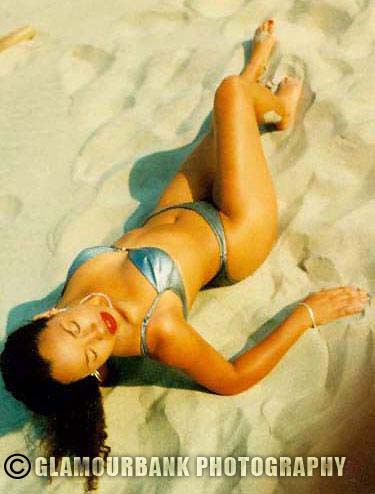 Beach photo shoot - Looking for different angles and concept for beach bikini photo shoot