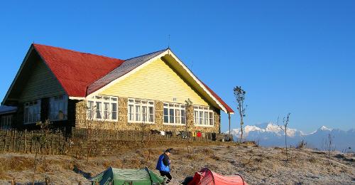 travel - himalayan beauty..the trekkers hut in tonglu