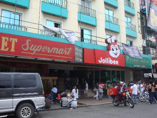 busy street at Baguio City - picture taken at busy street... Baguio City