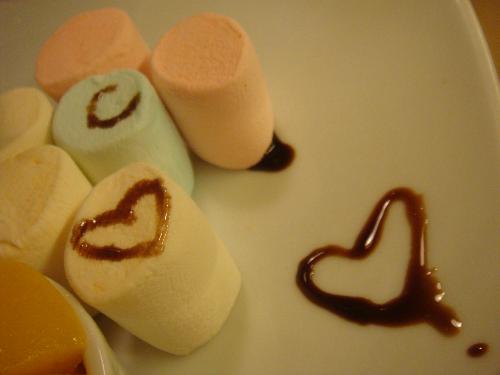 My favorite dessert - One of my favorite dessert. I always enjoy eating marshmallows and dipping it on chocolate. Yummy!