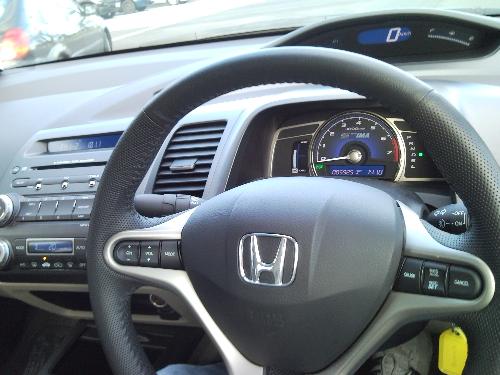 Honda Civic Hybrid - Honda Civic Hybrid Interior steering wheel and speedometer
