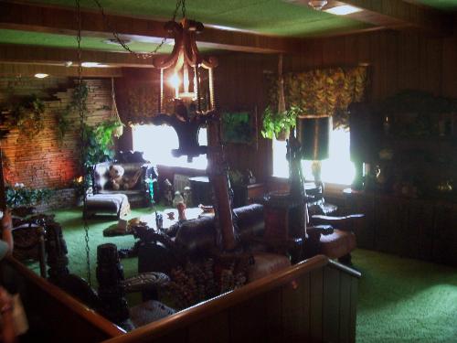 Graceland's Jungle Room - This is the room in Graceland than Elvis called The Jungle Room. Graceland's Jungle Room - This is the room in Graceland than Elvis called The Jungle Room.