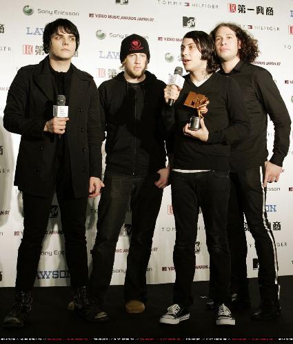 mychemical romance - My Chemical Romance is an American band known for their rock musics