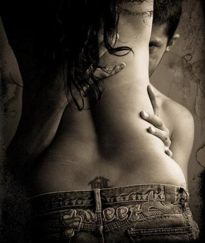 Sexy couple, sexy back - A sexy picture of a very sexy couple