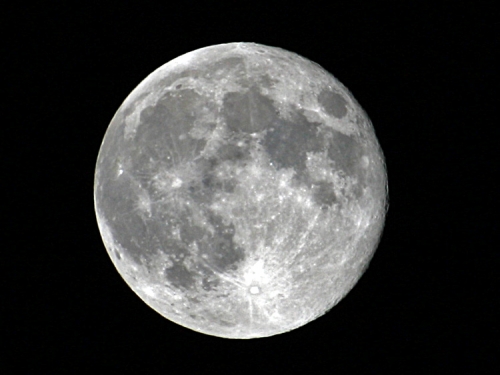 Moon - A moon,a fuul moon.Our satelitte.