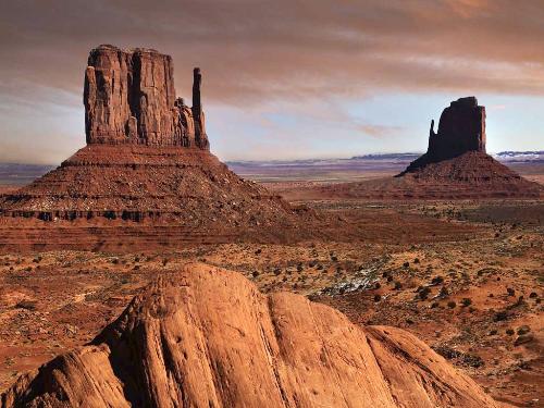 Desert Landscape - Famous mesas of Monument Valley, Utah
