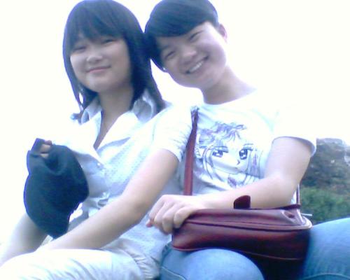 Me and my friend - The girl besides me is one of my best friend,and i am so honorful to meet her in my college.We are in the same major,in the same class,and have the same interest in English,even we sleep in the opposite bed!So lucky for me!