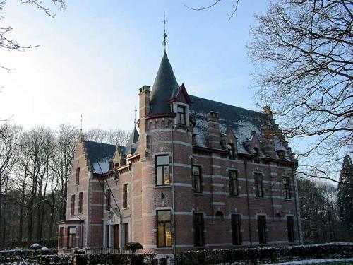 castle - This is a Groenenberg castle in Gaasbeek, Belgium