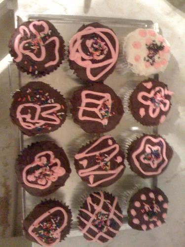 cupcakes - I MADE cupcakes and i had alot of time decorating them