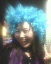 happy with the wig - do i look so strange with the wig? haha...