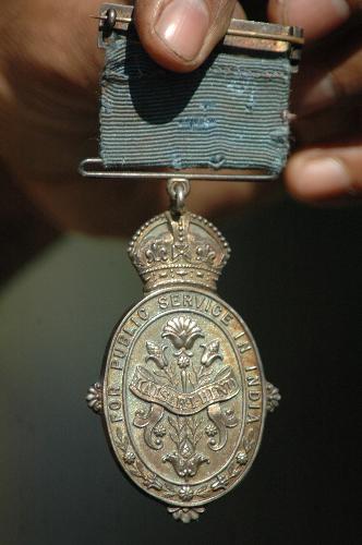 British Batch.. - This badge was rewarded by British officers to indian people for their welfare works..