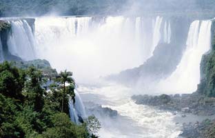 Essential Patagonia with Iguazu - Travel to Patagonia with Iguazi. A place that is recommended by venyviaja travel agency. Amazing place to relax and have fun.